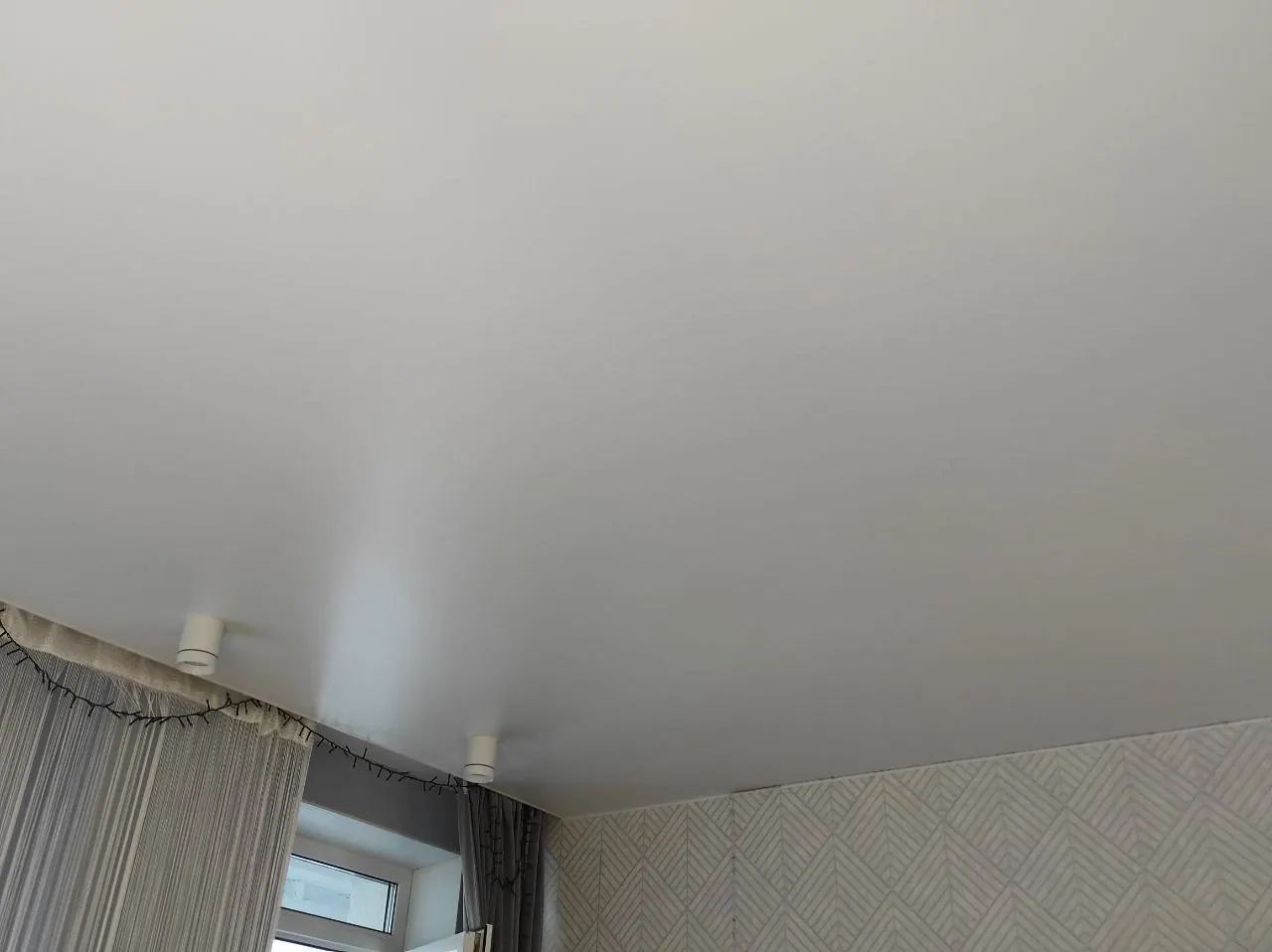 Натяжной потолок ПВХ для кухни — Гурзуф, Маршала Василевского, 4, фото 2